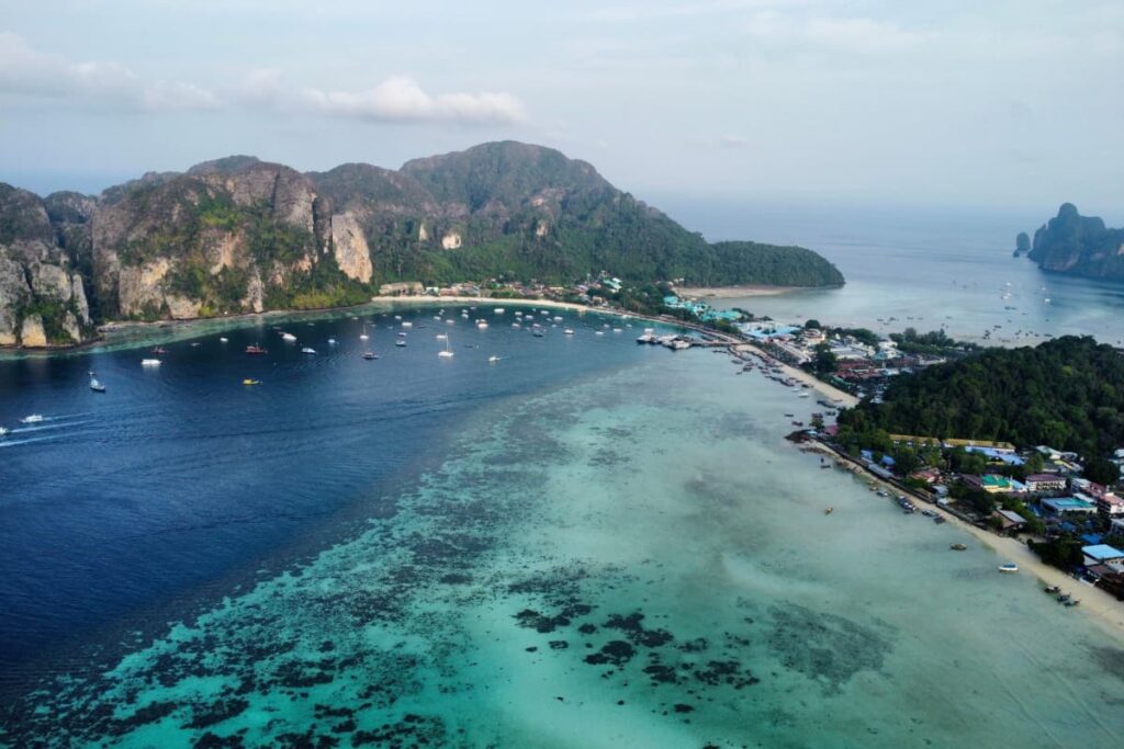 roteiro tailandia 10 dias - vista aerea das Ilhas Phi Phi
