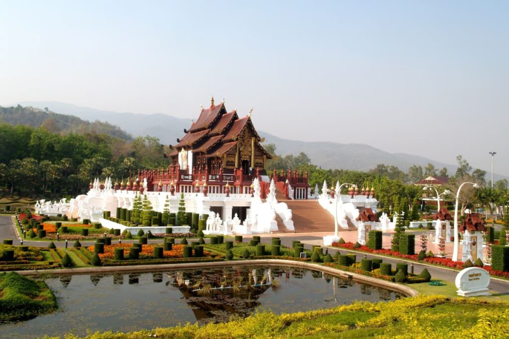 roteiro chiang mai - Royal Park Rajapruek com templo tailandes