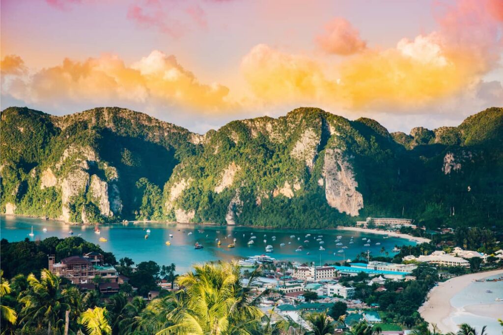 quantos dias ficar em phi phi - baia de Phi Phi ao entardecer
