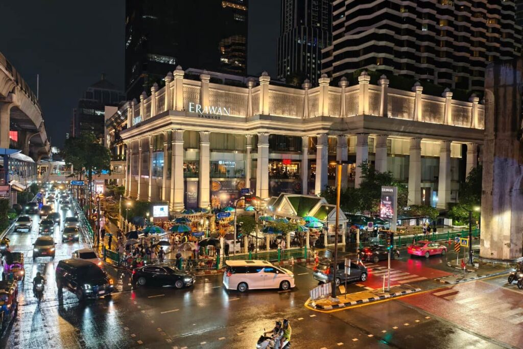 roteiro Tailândia 20 dias - centro Erawan em Bangkok à noite